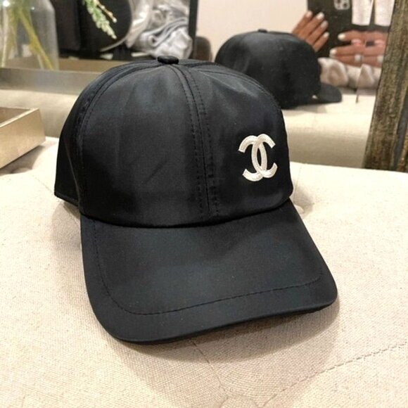 Chanel Black Cap With Logo - Picture 1 of 5
